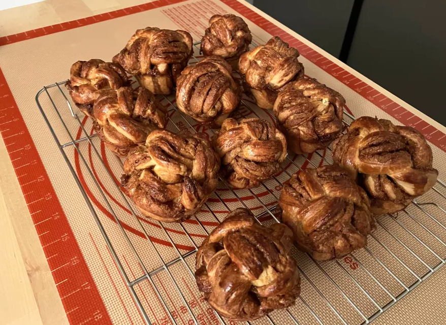 Cinnamon Buns & Book Notes